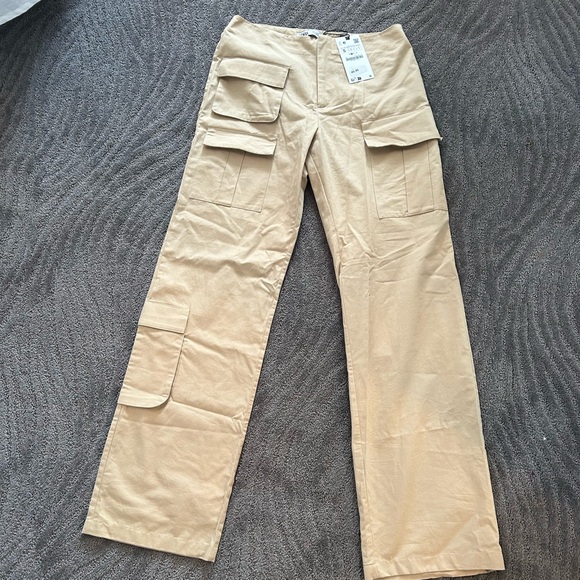 Zara Cargo Khaki Pants - Picture 2 of 4